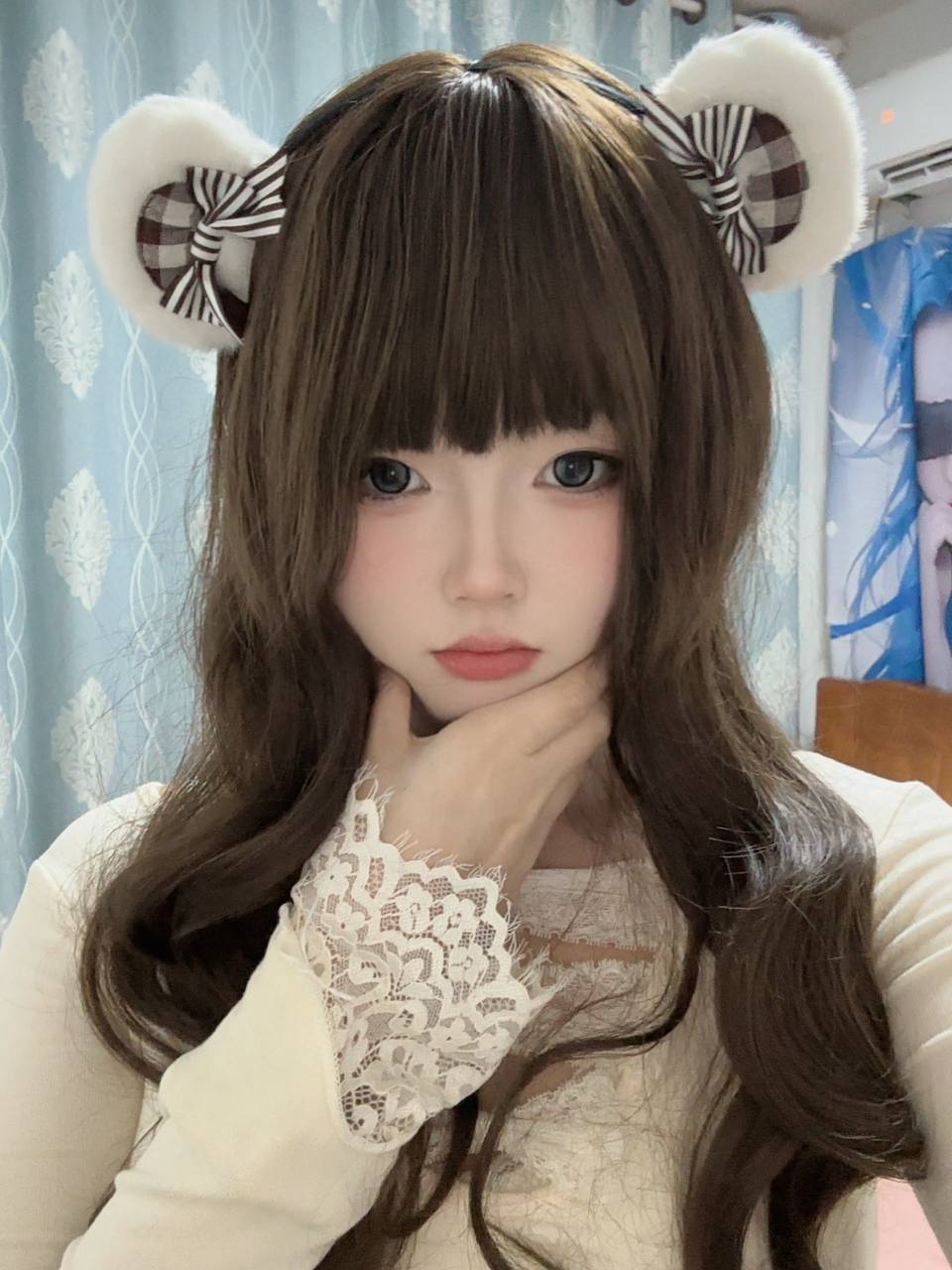 江西 南昌 18岁 165cm 100 B杯 待业 乖巧 可爱听话,水多会配合 抽烟纹身:有纹身 SM:是 无套:可 口交:否 过夜:可 同居:否 可飞:可 价格:4 特点:乖巧 可爱听话,水多会配合