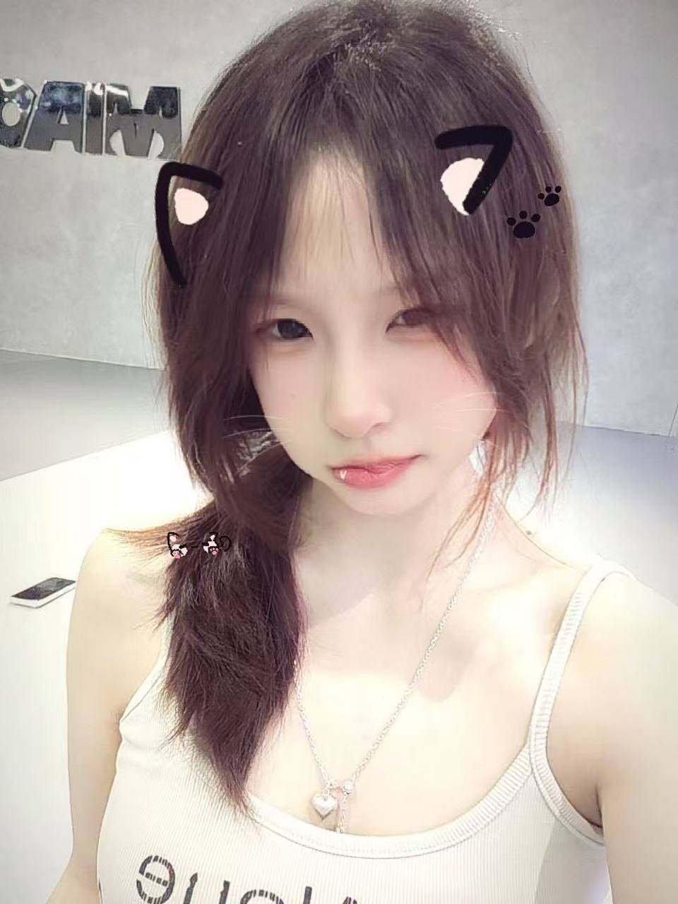 湖南 长沙 20岁 163cm 98 B杯 待业 会跳舞,听话。干净,第一次出来找 抽烟纹身:无 SM:轻微 无套:否 口交:可 过夜:可 同居:否 可飞:附近省内 价格:10 特点:会跳舞,听话。干净,第一次出来找