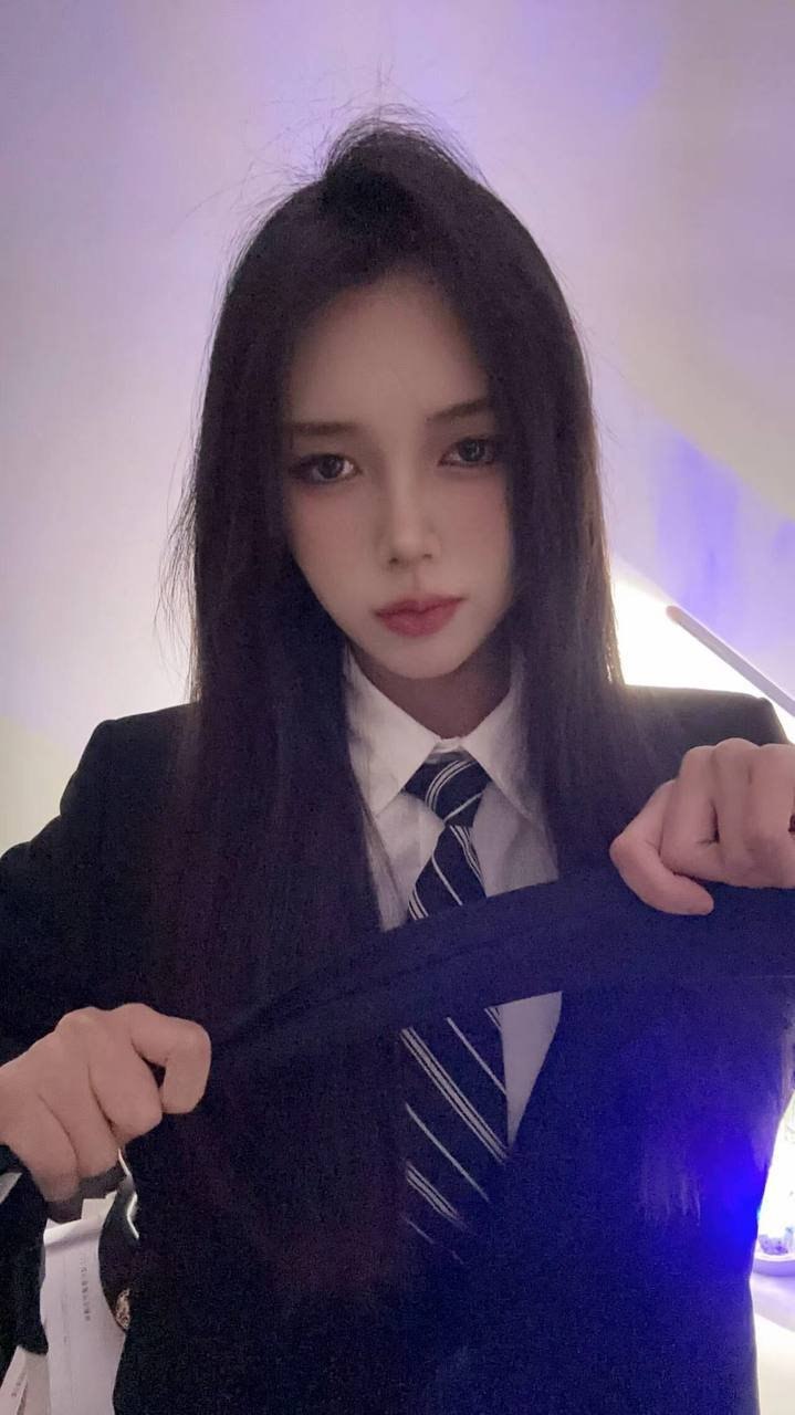 四川 成都 25岁 168cm 97 B杯 运营 略一点英文,性格好,可deeptalk,不过需要引导 SM:轻度 无套:否 口交:可 过夜:可 同居:可 可飞:可,香港 价格:7 特点:略一点英文,性格好,可deeptalk,不过需要引导