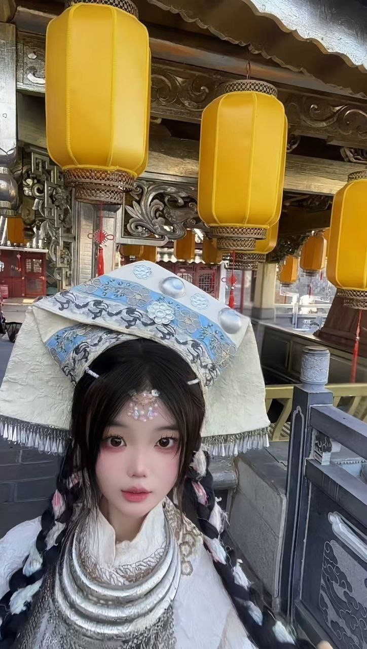 贵州 遵义 20岁 159cm 86 A杯 学生 娇小可爱 抽烟纹身:无 SM:可 无套:可 口交:可 过夜:可 可飞:可 价格:15 特点:娇小可爱