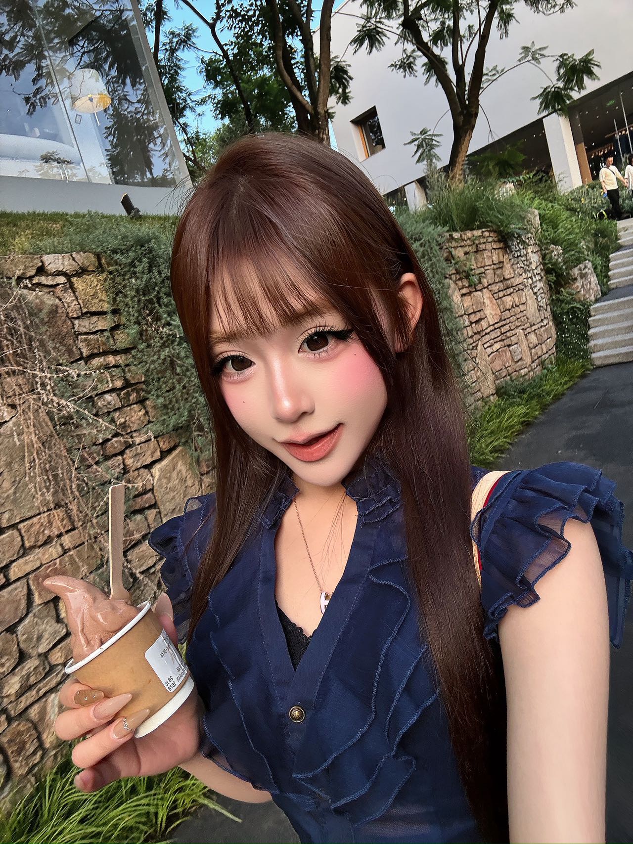 云南 昆明 19岁 167cm 46 B杯 学生 会🐳 抽烟纹身:无 SM:轻微 无套:否 口交:可 过夜:可 可飞:可 价格:18 特点:会🐳