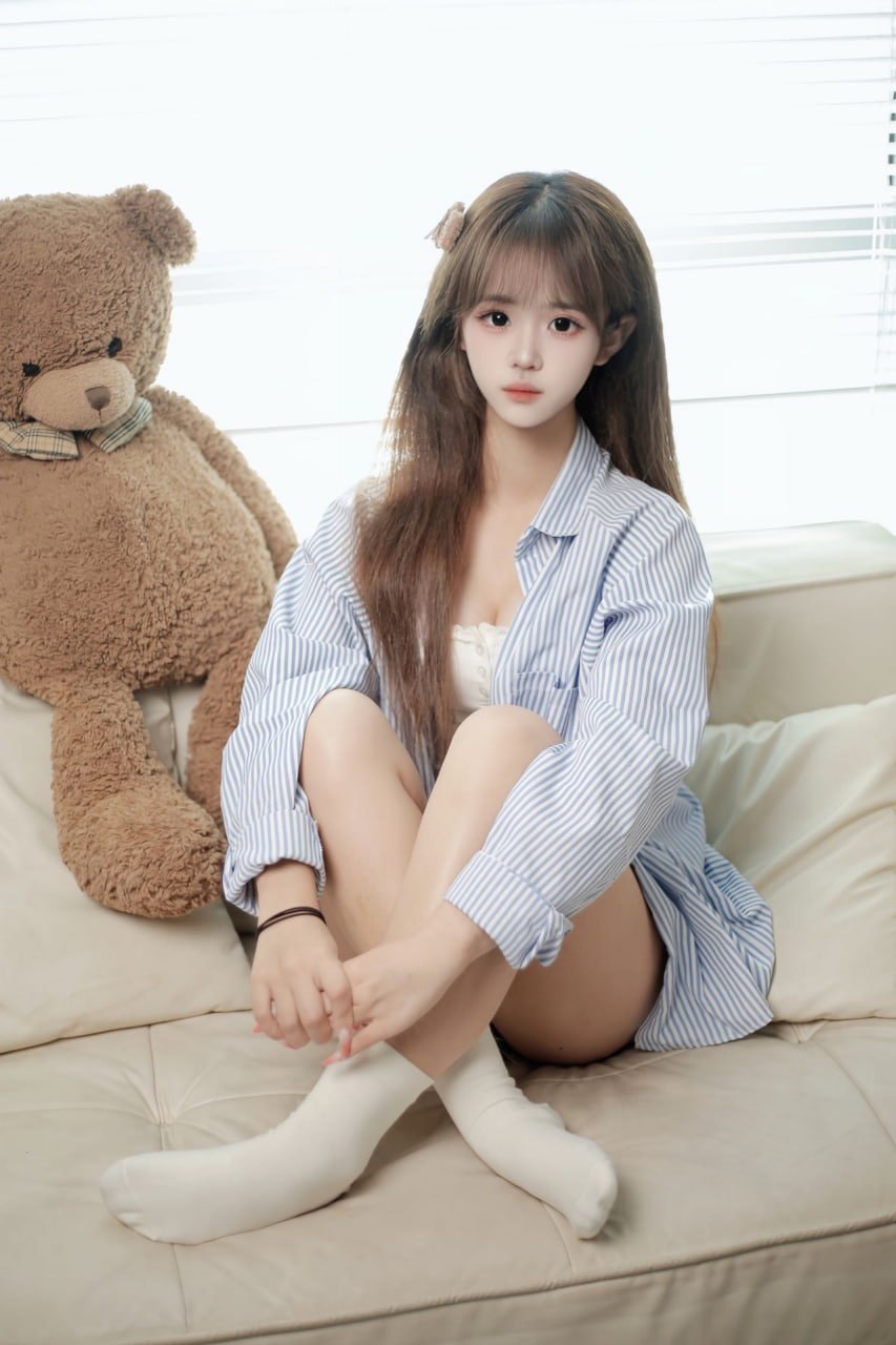 广东 广州 18岁 165cm 90 B杯 学生 抽烟纹身:无 SM:否 无套:可 口交:可 过夜:可 同居:可 可飞:可 价格:15