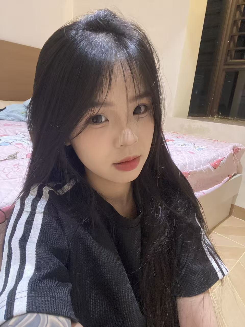广东 汕尾 06岁 160cm 80 A杯 开店 可爱 抽烟纹身:无抽烟有纹身 SM:否 无套:可 口交:否 过夜:可 同居:可 可飞:可 价格:5 特点:可爱