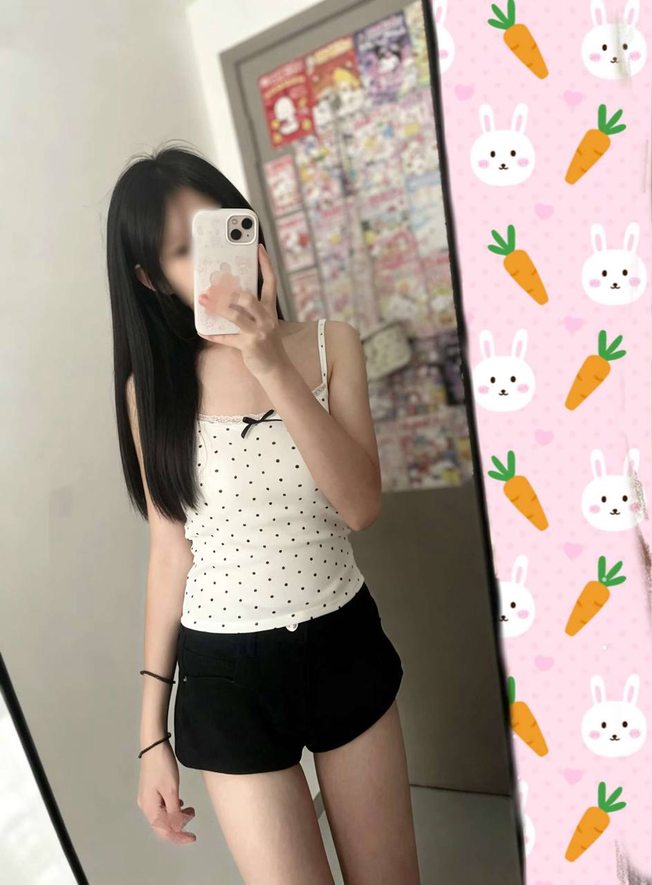 广西 贺州 18岁 162cm 98 无 没有 抽烟纹身:无 SM:否 无套:否 口交:可 过夜:可 同居:可 可飞:可以 价格:10 特点:没有