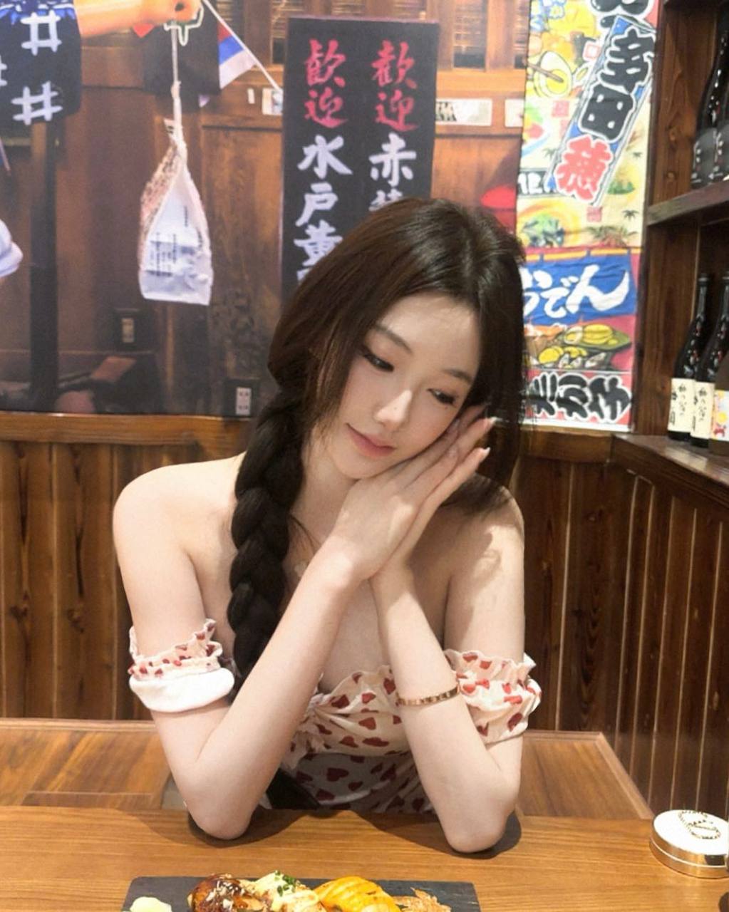 上海 上海 22岁 168cm 94 C杯 学生 221本雪信网可查,冷白皮 SM:否 无套:否 口交:可 可飞:新马泰越迪日 价格:55 特点:221本雪信网可查,冷白皮