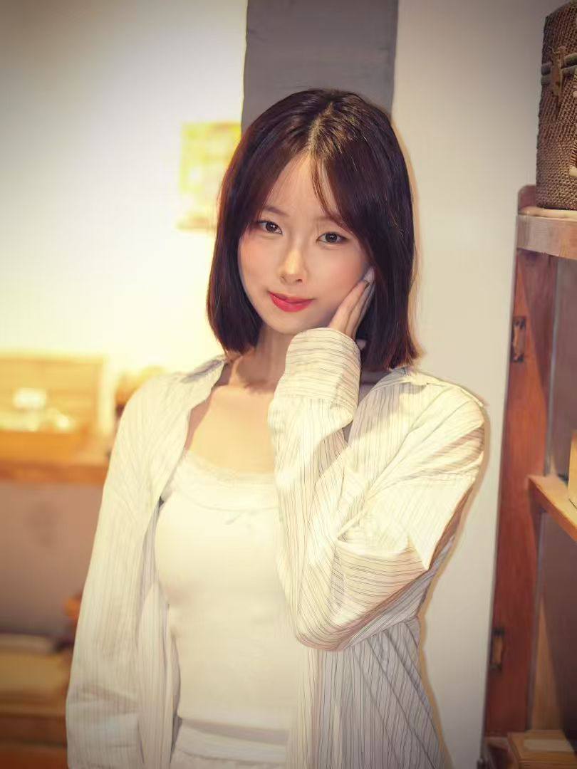 福建 厦门 22岁 160cm 46 A杯 暂无 会提供情绪价值,能接住话 SM:否 无套:否 口交:可 过夜:可 同居:可 可飞:可 价格:15 特点:会提供情绪价值,能接住话
