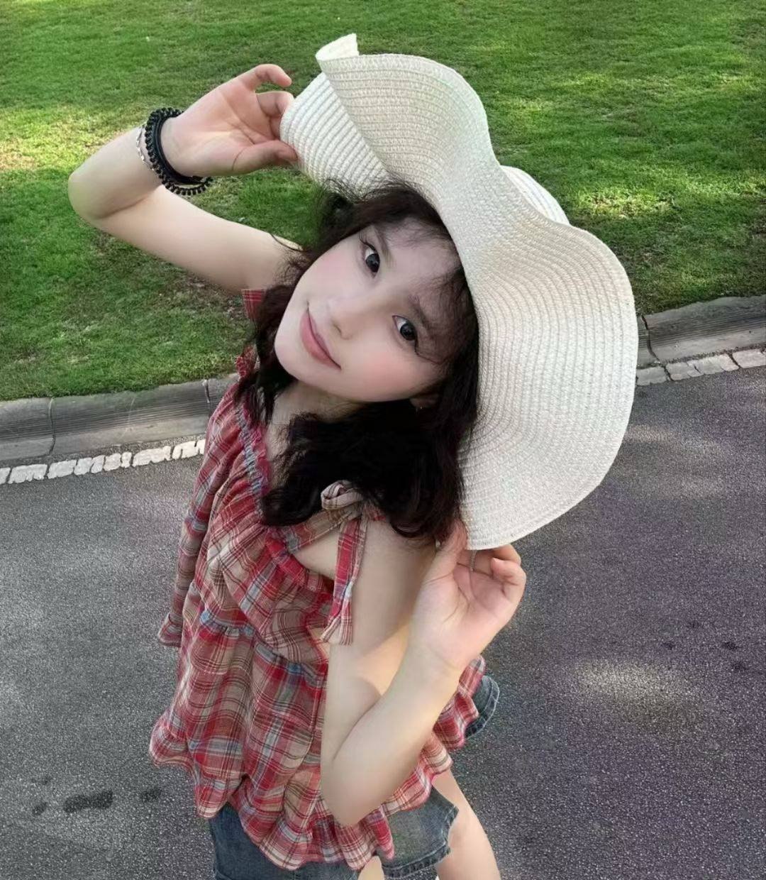 海南 三亚 22岁 156cm 86 B杯 学生 听话乖巧,声音好听,提供情绪价值 抽烟纹身:无 SM:轻微 无套:可 口交:可 过夜:可 同居:可 可飞:可 价格:15 特点:听话乖巧,声音好听,提供情绪价值