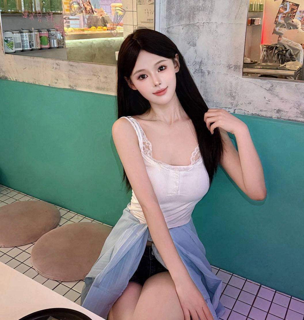 湖南 长沙 19岁 166cm 92 B杯 学生 皮肤白嫩,清纯,舞蹈生会一字马,本人比照片绝对更好看,全身无整,皮肤细腻光滑,情绪稳定,不抽烟,圈子干净,心态好不混各种夜店,网球,高尔夫都会 抽烟纹身:无 SM:轻 无套:否 口交:可 过夜:可 同居:否 可飞:可,新马日港澳 价格:15 特点:皮肤白嫩,清纯,舞蹈生会一字马,本人比照片绝对更好看,全身无整,皮肤细腻光滑,情绪稳定,不抽烟,圈子干净,心态好不混各种夜店,网球,高尔夫都会
