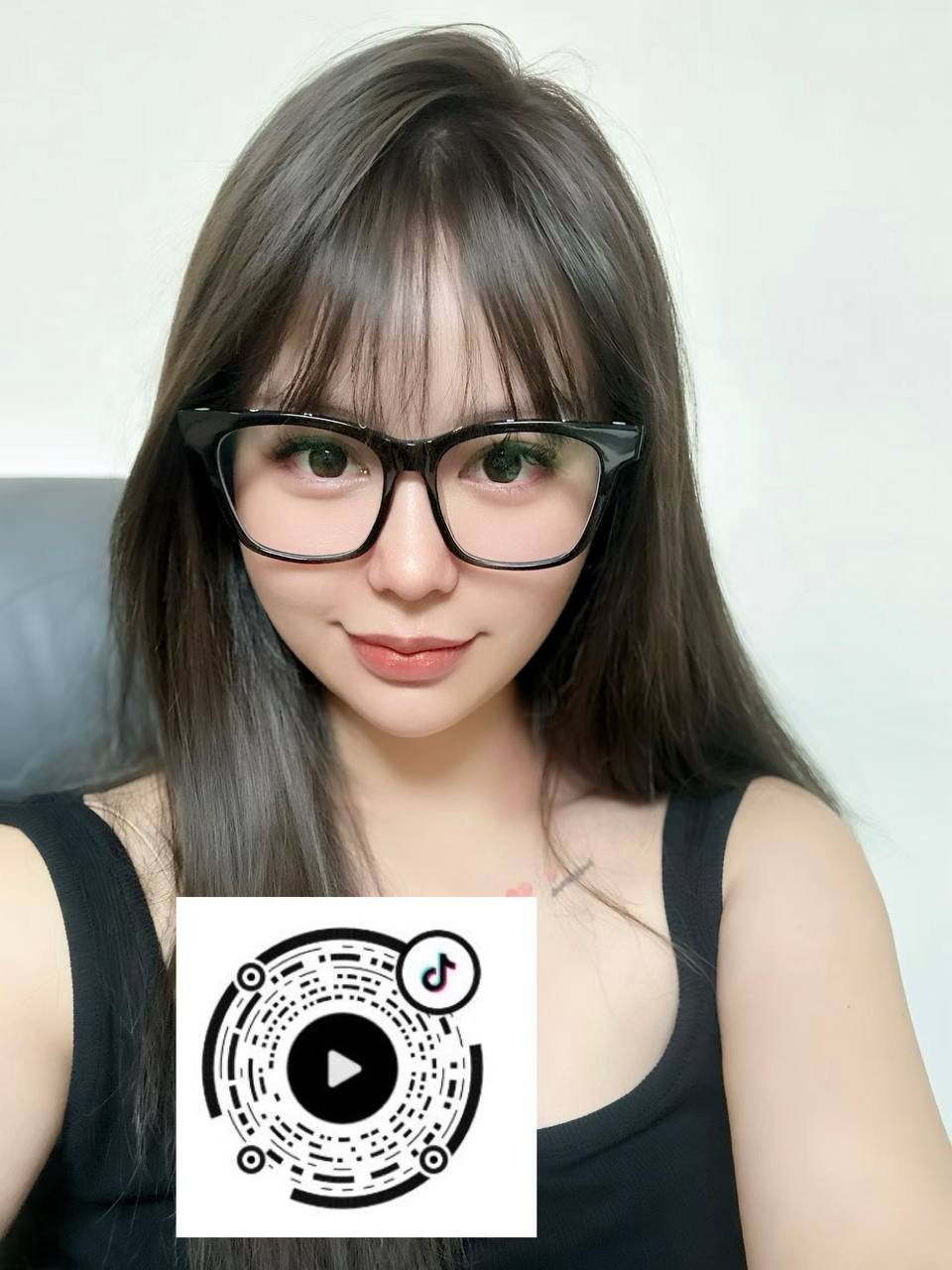 河南 郑州 25岁 166cm 104 B杯 文员 旺夫脸 事少 女人味足 该有肉的地方都有 情绪价值足 懂男人 抽烟纹身:不抽 锁骨一点点 无套:可 口交:可 过夜:可 同居:可 可飞:可 价格:25 特点:旺夫脸 事少 女人味足 该有肉的地方都有 情绪价值足 懂男人