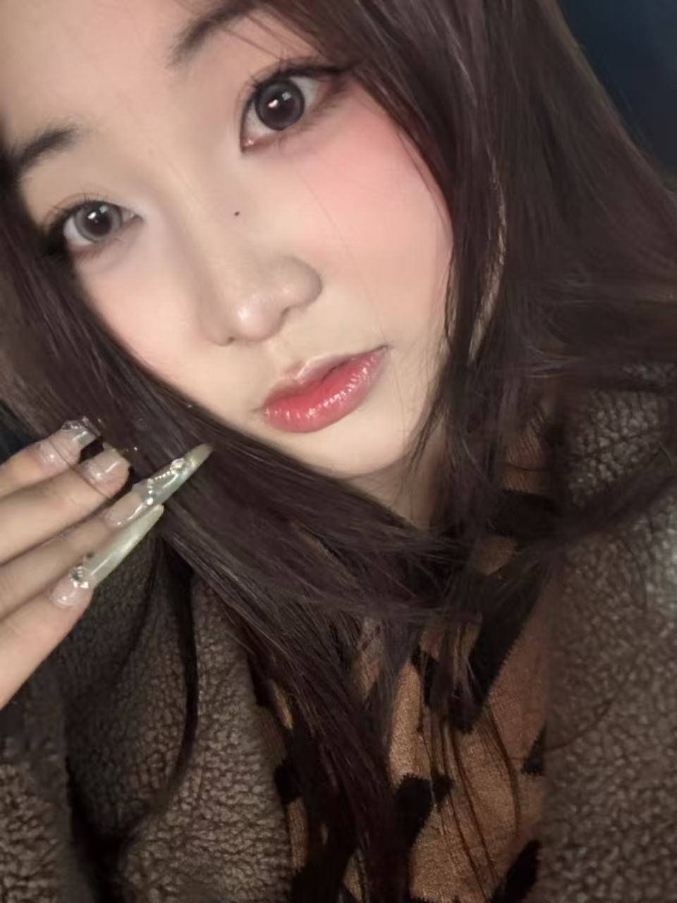 辽宁 沈阳 19岁 164cm 101 C杯 学生 性格好,脾气温顺,听话懂事,会喝酒,可以陪饮 抽烟纹身:无 无套:否 口交:可 过夜:可 可飞:否 特点:性格好,脾气温顺,听话懂事,会喝酒,可以陪饮