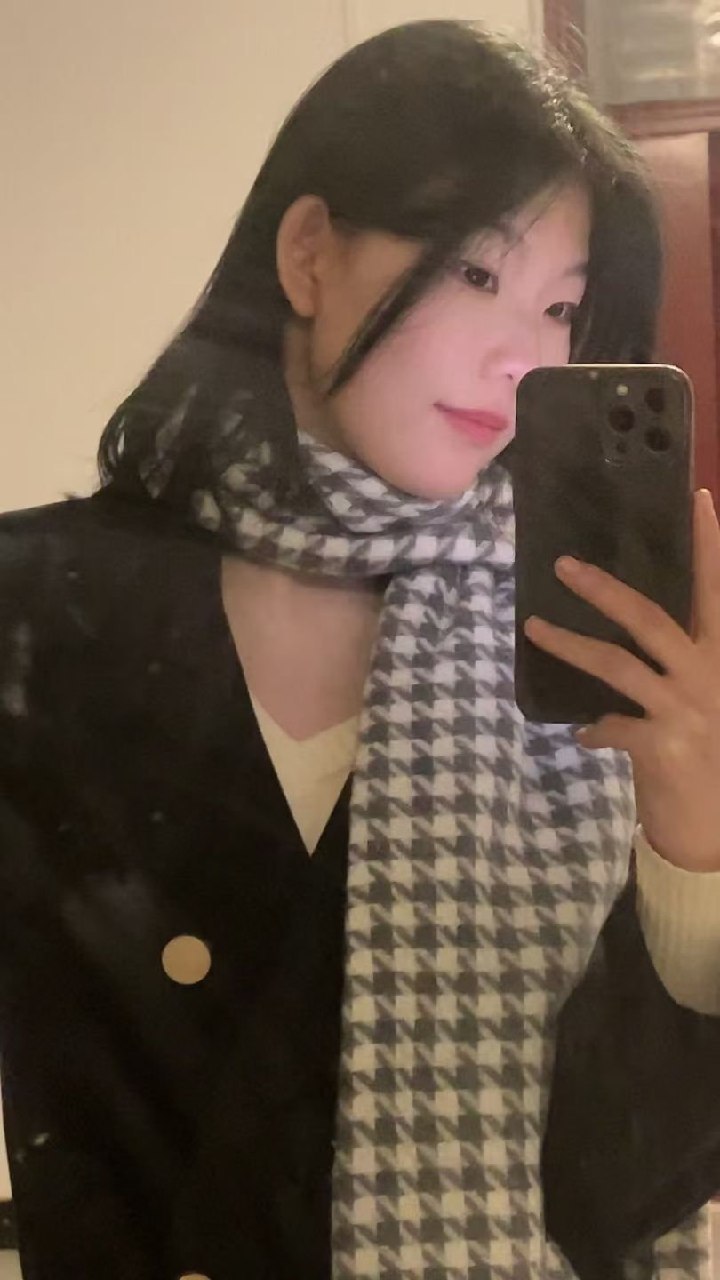 河南 郑州 19岁 168cm 96 C杯 学生 无 抽烟纹身:无 SM:否 无套:可 口交:可 过夜:可 同居:否 可飞:近点的 价格:10 特点:无