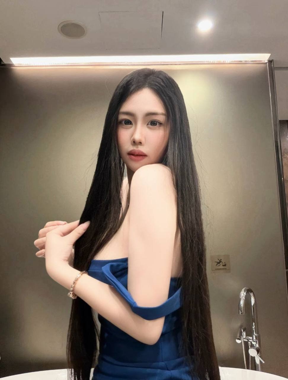 广东 江门 19岁 164cm 112 D杯 学生 年龄小皮肤很紧致 天生冷白皮 胸大腰细屁股大三点粉嫩 情商高听话配合 包你体验感好 水很多性欲强 天生小母狗 温柔懂事体贴 抽烟纹身:无 SM:是 无套:否 口交:可 过夜:可 同居:可 可飞:可 价格:8 特点:年龄小皮肤很紧致 天生冷白皮 胸大腰细屁股大三点粉嫩 情商高听话配合 包你体验感好 水很多性欲强 天生小母狗 温柔懂事体贴