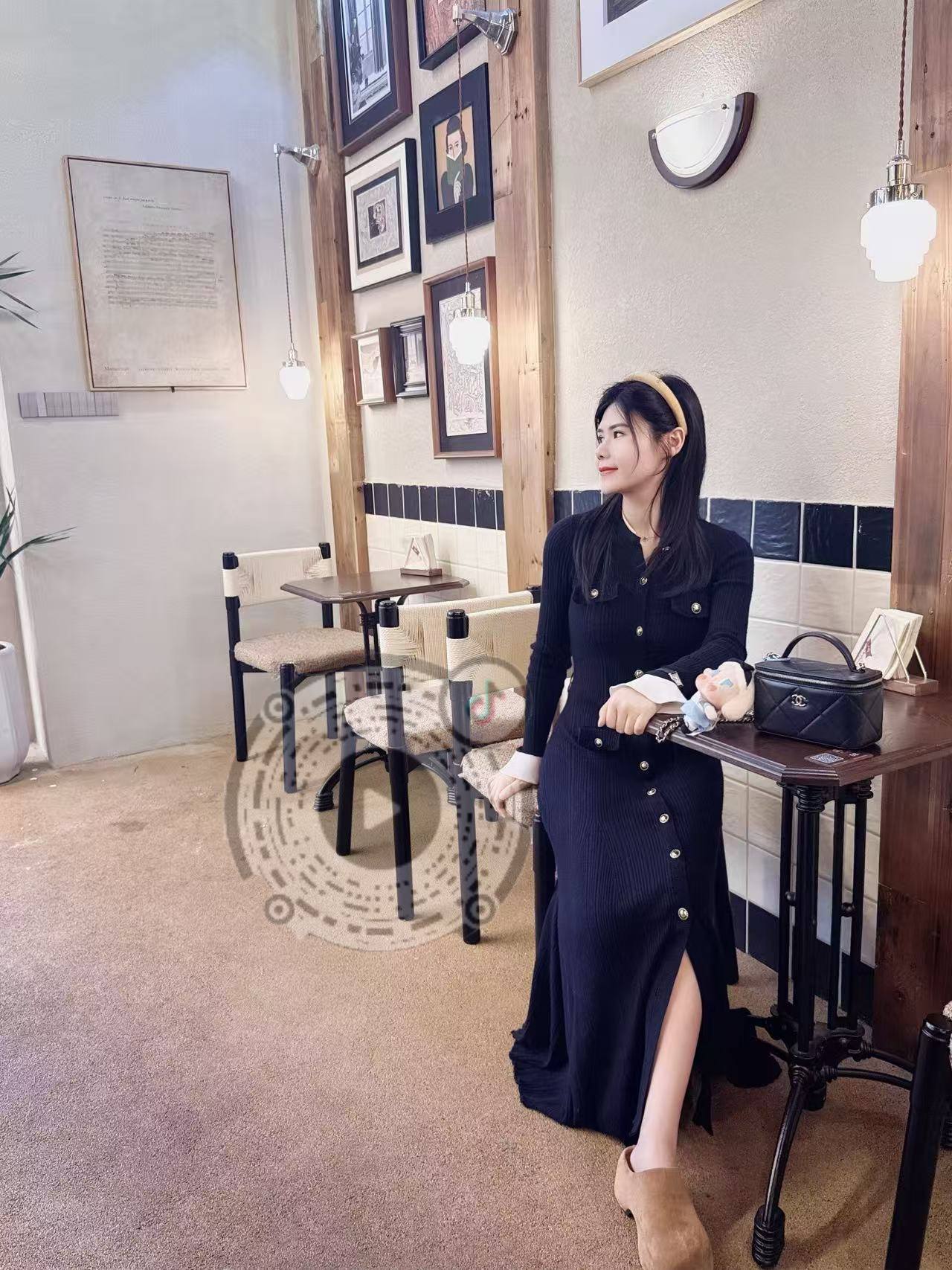 安徽 合肥 26岁 165cm 97 B杯 高中教师 温柔体贴 善解人意 反差感极强 抽烟纹身:无 SM:是 无套:否 口交:可 过夜:可 同居:否 可飞:否 价格:30 特点:温柔体贴 善解人意 反差感极强