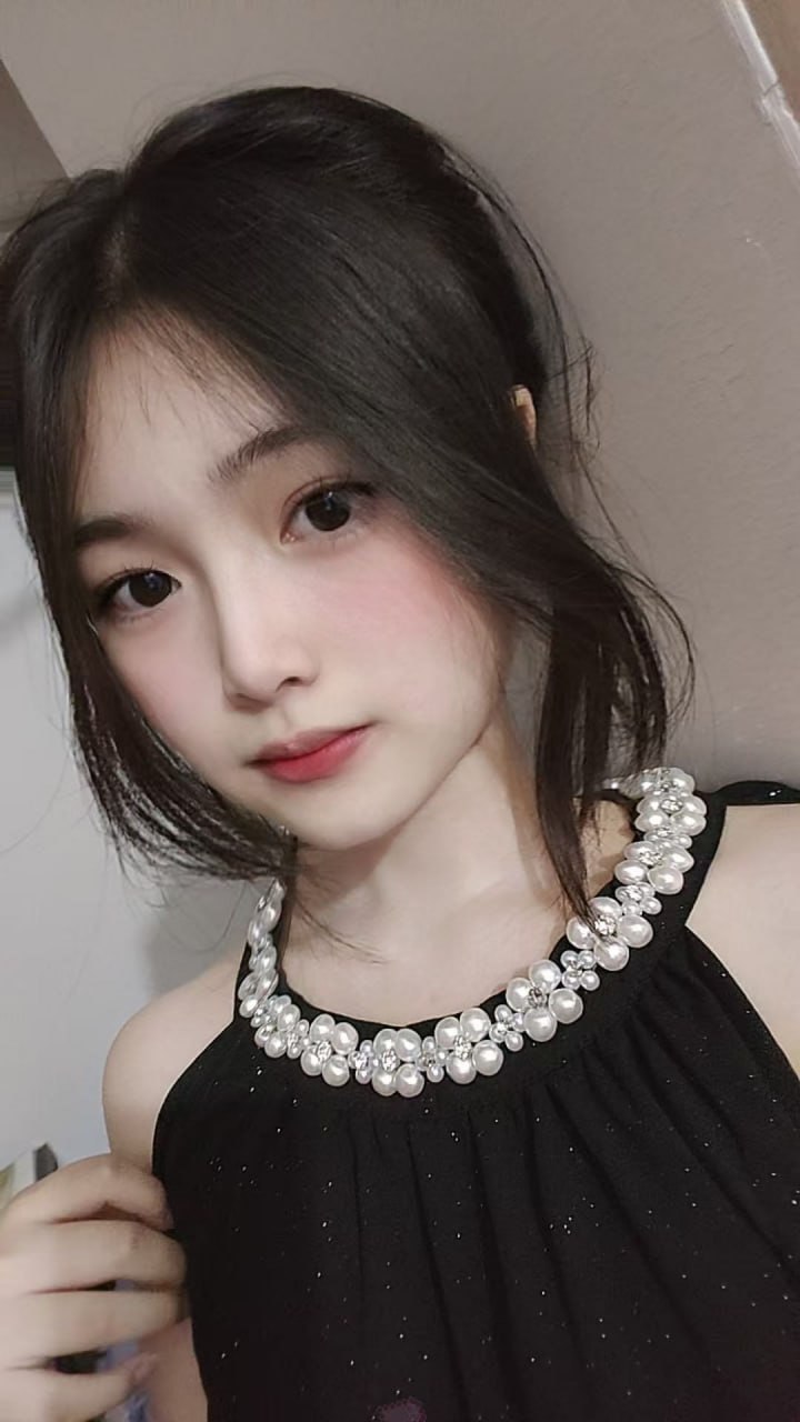 江西 赣州 18岁 161cm 105 B杯 SM:否 无套:否 口交:否 过夜:可 同居:可 可飞:可 价格:15