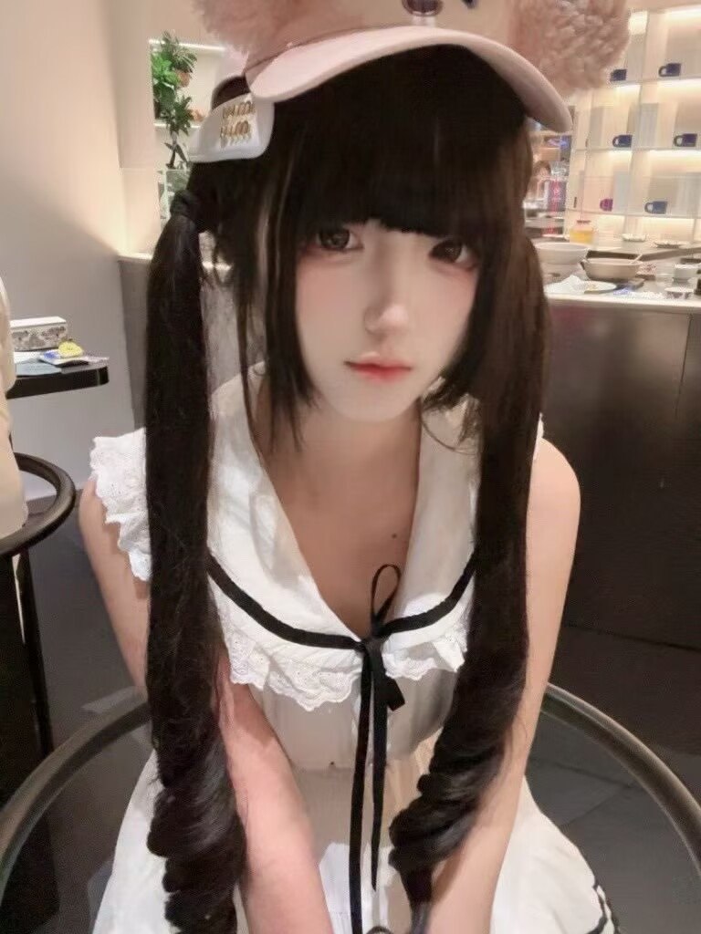 河南 郑州 18岁 167cm 88 A杯 学生 听话能提供情绪价值 在读自己挣生活费 嘴甜情商高 抽烟纹身:无 SM:可 无套:可 口交:可 过夜:可 同居:可 可飞:可 价格:20 特点:听话能提供情绪价值 在读自己挣生活费 嘴甜情商高