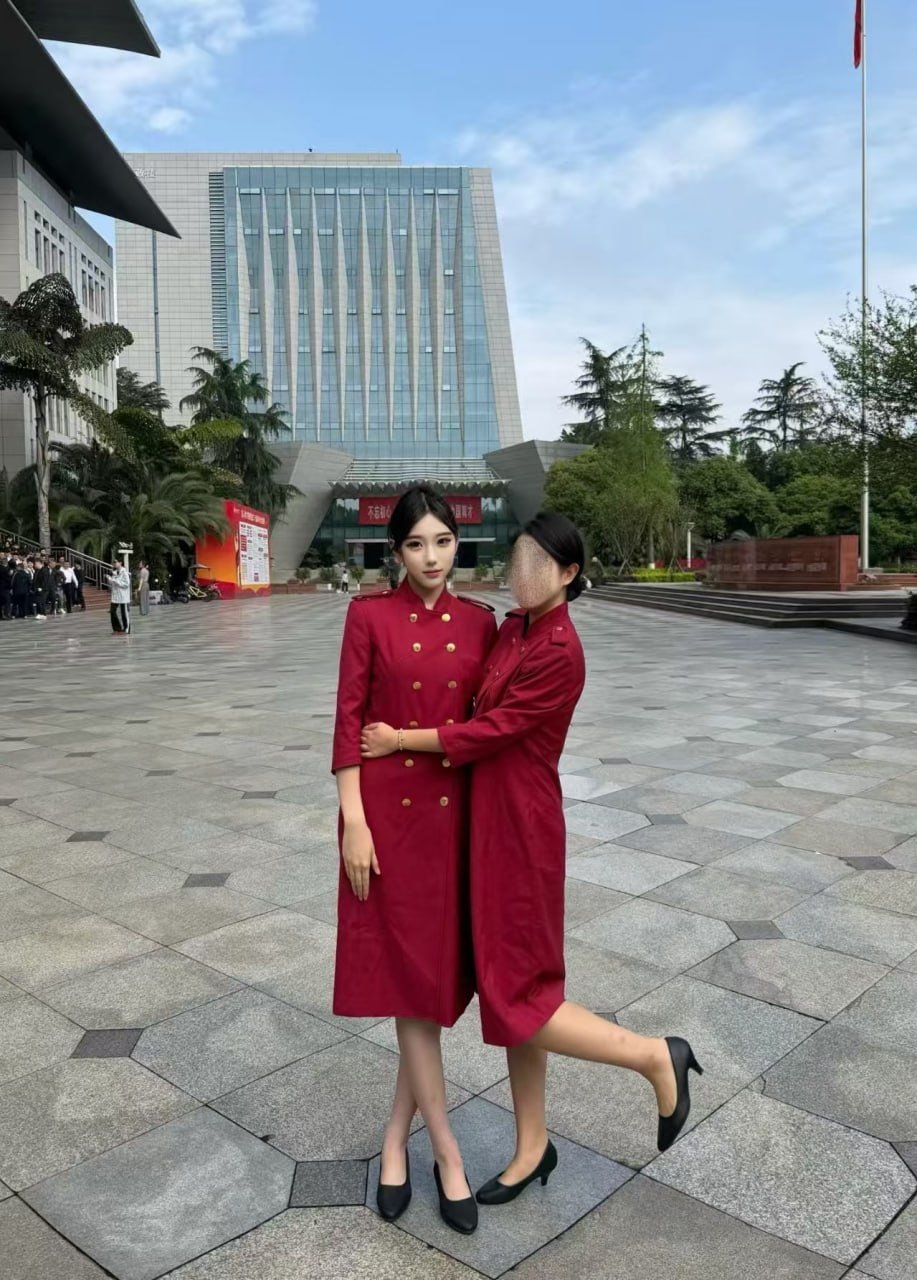 四川 成都 19岁 177cm 120 B杯 空姐 身材好 情绪加值 本人更好看 抽烟纹身:无 SM:否 无套:可 口交:可 过夜:可 同居:可 可飞:可 价格:2.5 特点:身材好 情绪加值 本人更好看