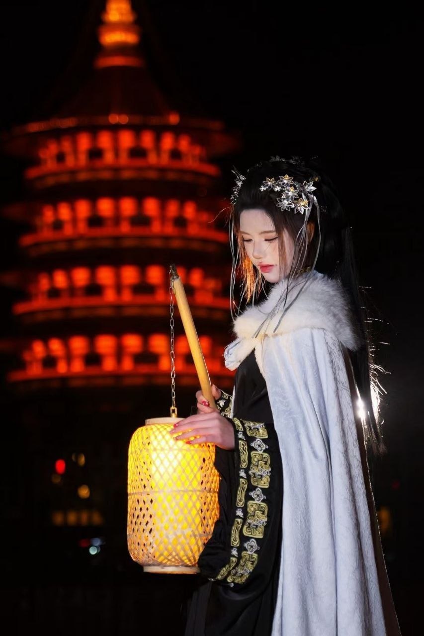 湖南 长沙 20岁 170cm 105 B杯 文员 情绪价值绝对足足的 第一次找老板,身材好,单纯 素颜认证 抽烟纹身:有抽烟有纹身 无套:可 口交:可 过夜:可 同居:否 可飞:可 价格:10 特点:情绪价值绝对足足的 第一次找老板,身材好,单纯 素颜认证