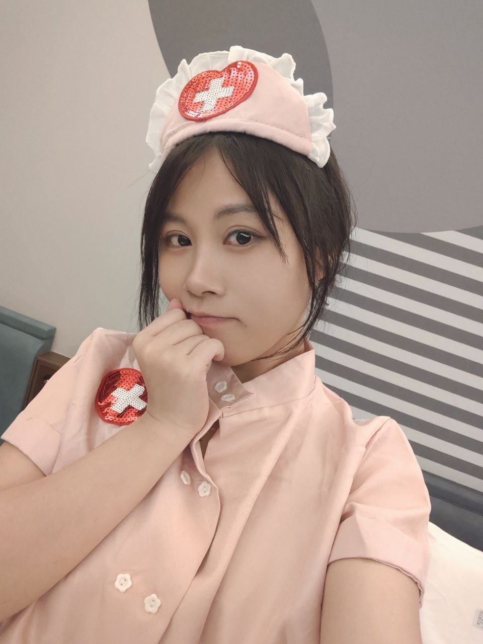 广东 广州 25岁 155cm 98 C杯 工作 听话 SM:是 无套:否 口交:可 过夜:可 同居:可 可飞:可 价格:10 特点:听话