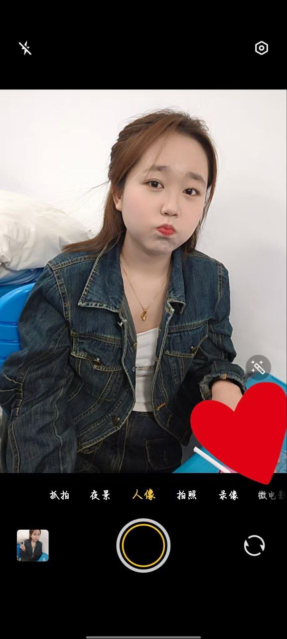 内蒙古 乌兰浩特 22岁 165cm 105 B杯 学生 乖,听话 抽烟纹身:无 SM:否 无套:可 口交:可 过夜:否 同居:否 可飞:否 价格:5 特点:乖,听话