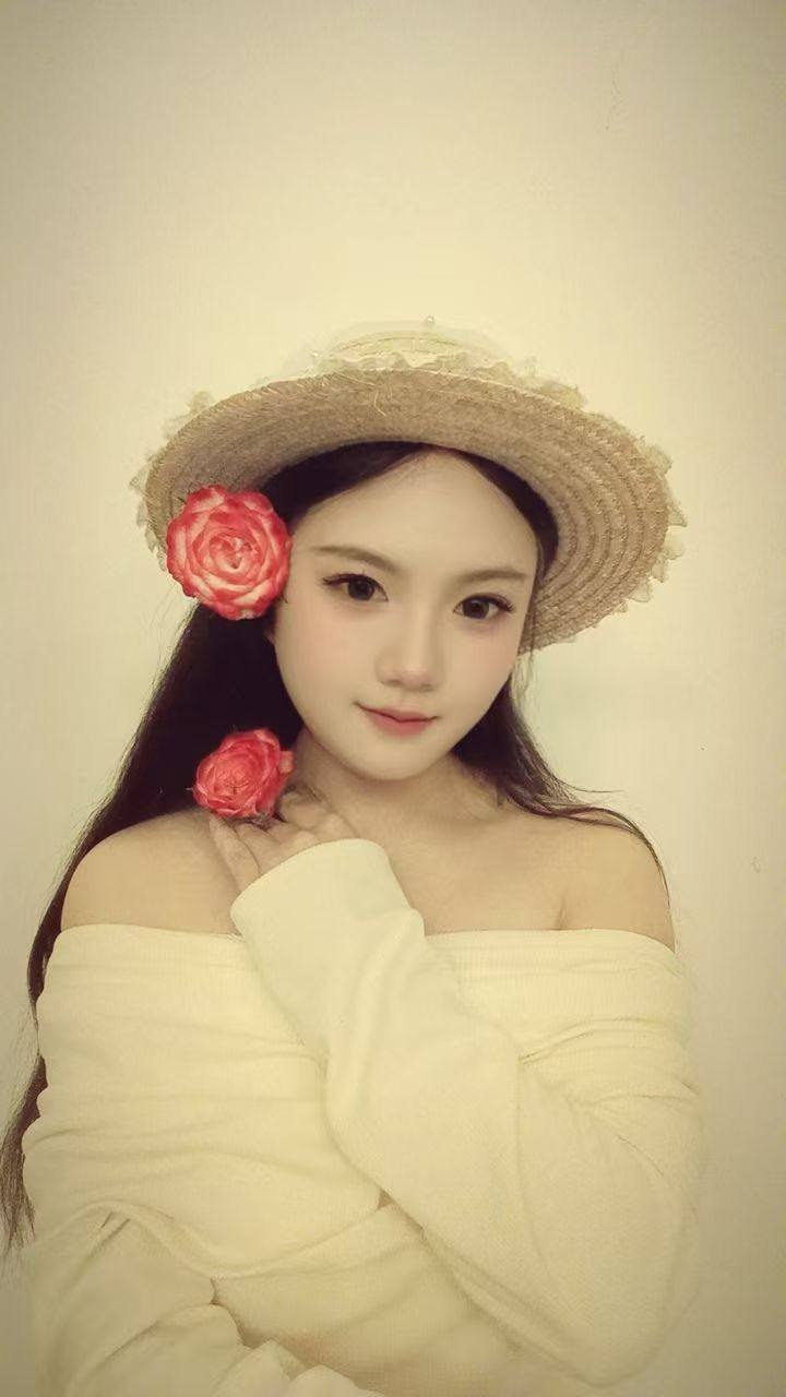 云南 昆明 19岁 150cm 43 B杯 人事 能提供情绪价值 SM:否 无套:否 口交:否 过夜:可 可飞:能 价格:6 特点:能提供情绪价值
