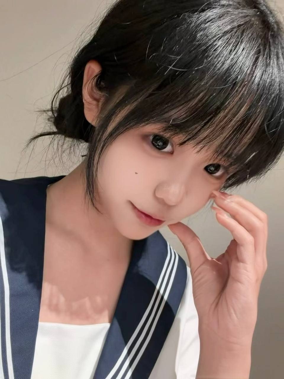 广东 湛江 18岁 165cm 94 B杯 学生 学信网可查、清纯型小可爱、很小一只、抱起来香香软软的、乖巧听话、绝对反差可调教开发、大一新生、白虎水多容易高潮、sm 接受度高 抽烟纹身:无 SM:是 无套:否 口交:可 过夜:可 同居:可 可飞:可 价格:12 特点:学信网可查、清纯型小可爱、很小一只、抱起来香香软软的、乖巧听话、绝对反差可调教开发、大一新生、白虎水多容易高潮、sm 接受度高