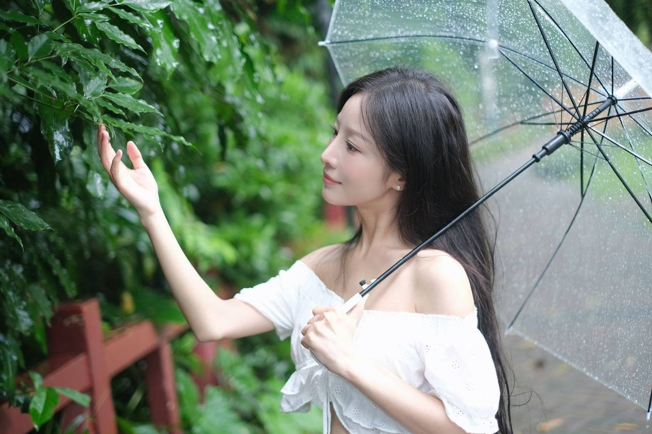 广东 东莞 24岁 162cm 84 B杯 妹妹身材娇小,特别有气质,真人比照片好看,不抽烟无纹身,性格好相处,素质有礼貌 抽烟纹身:无 SM:否 无套:否 口交:可 过夜:可 同居:可 可飞:可 价格:15 特点:妹妹身材娇小,特别有气质,真人比照片好看,不抽烟无纹身,性格好相处,素质有礼貌