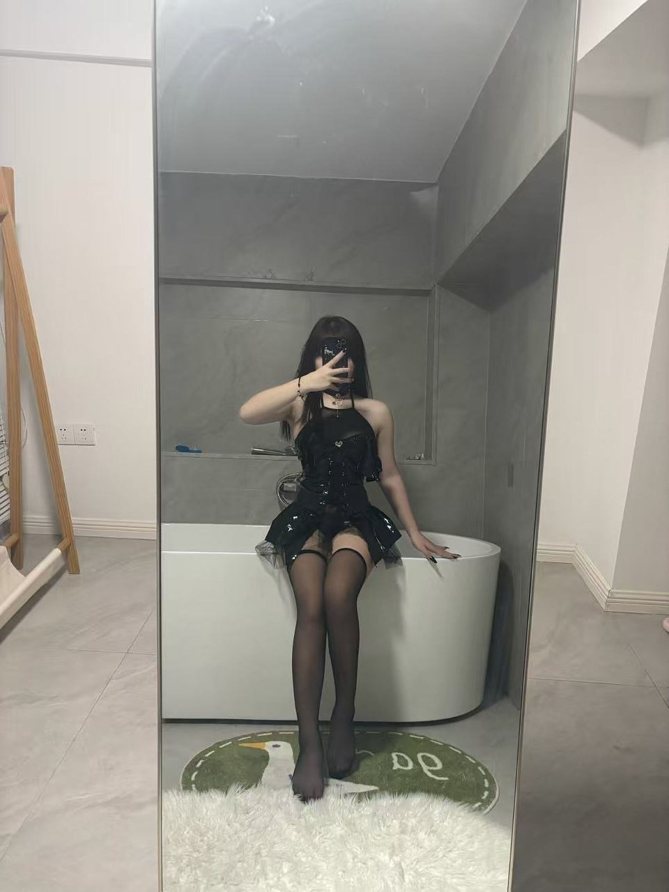 上海 上海 18岁 160cm 95 B杯 学生 抽烟纹身:无 SM:是 无套:可 口交:可 过夜:可 同居:可 可飞:可