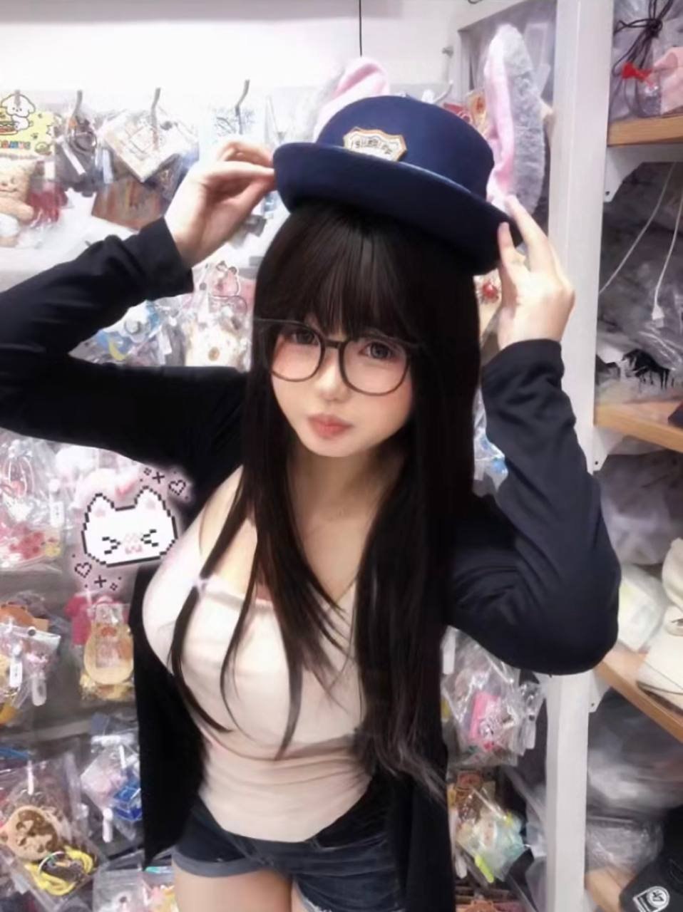 湖南 长沙 18岁 161cm 100 D杯 学生 甜美可爱、天然D胸、听话懂事肯配合 抽烟纹身:无 SM:否 无套:可 口交:可 过夜:可 同居:可 可飞:可 价格:7 特点:甜美可爱、天然D胸、听话懂事肯配合