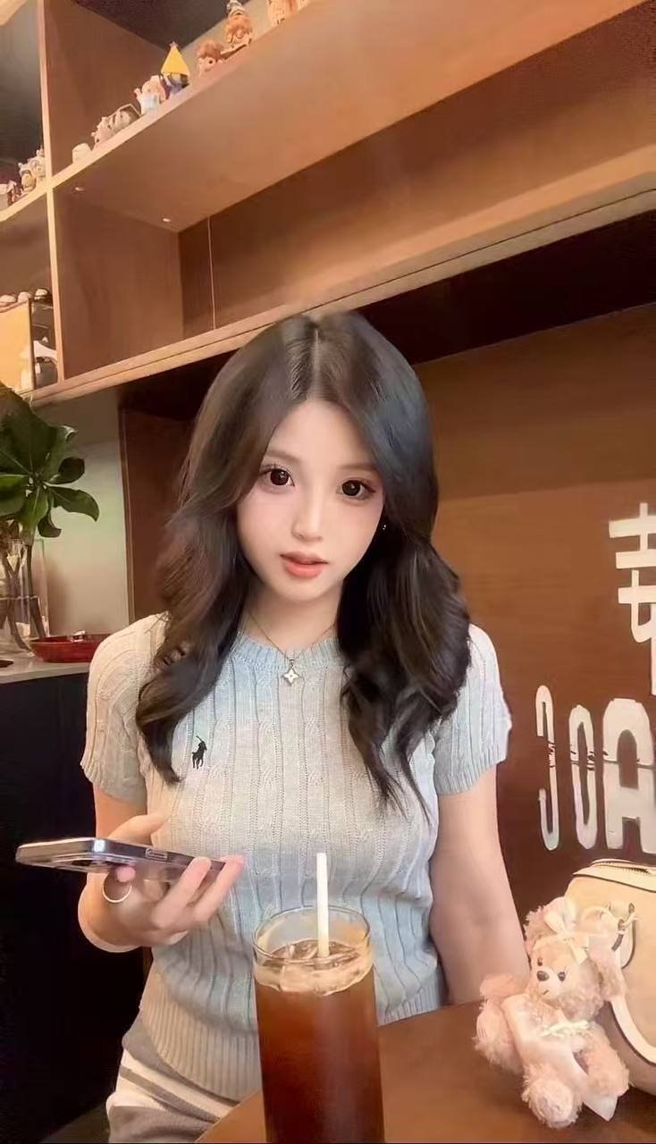 河南 郑州 19岁 166cm 101 C杯 学生 骚 白 听话 接受度高 抽烟纹身:无 SM:否 无套:否 口交:否 过夜:可 同居:可 可飞:可 价格:15 特点:骚 白 听话 接受度高