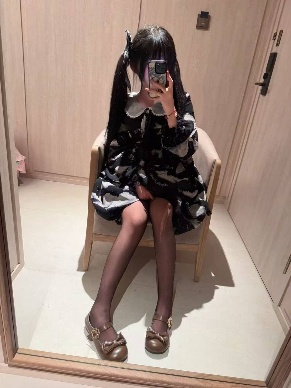 湖南 长沙 18岁 161cm 102 B杯 无 可爱性感迷人 抽烟纹身:无 SM:轻微 无套:否 口交:可 过夜:可 同居:可 可飞:可 价格:15 特点:可爱性感迷人