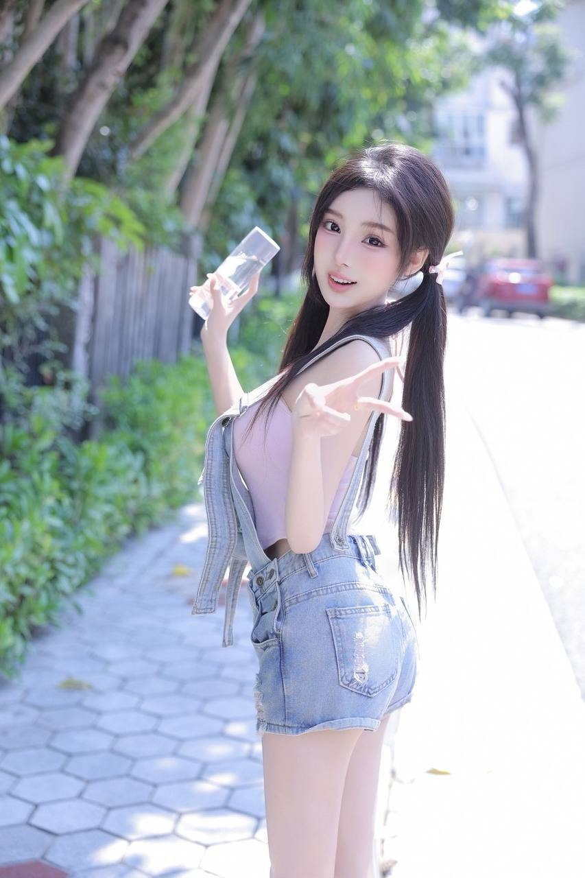 广东 广州 22岁 162cm 90 C杯 学生 会舞蹈,皮肤白蜜桃臀a4腰,无纹身,素颜耐打,真胸无整 抽烟纹身:无 SM:否 无套:否 口交:可 过夜:可 同居:可 可飞:可 价格:25 特点:会舞蹈,皮肤白蜜桃臀a4腰,无纹身,素颜耐打,真胸无整