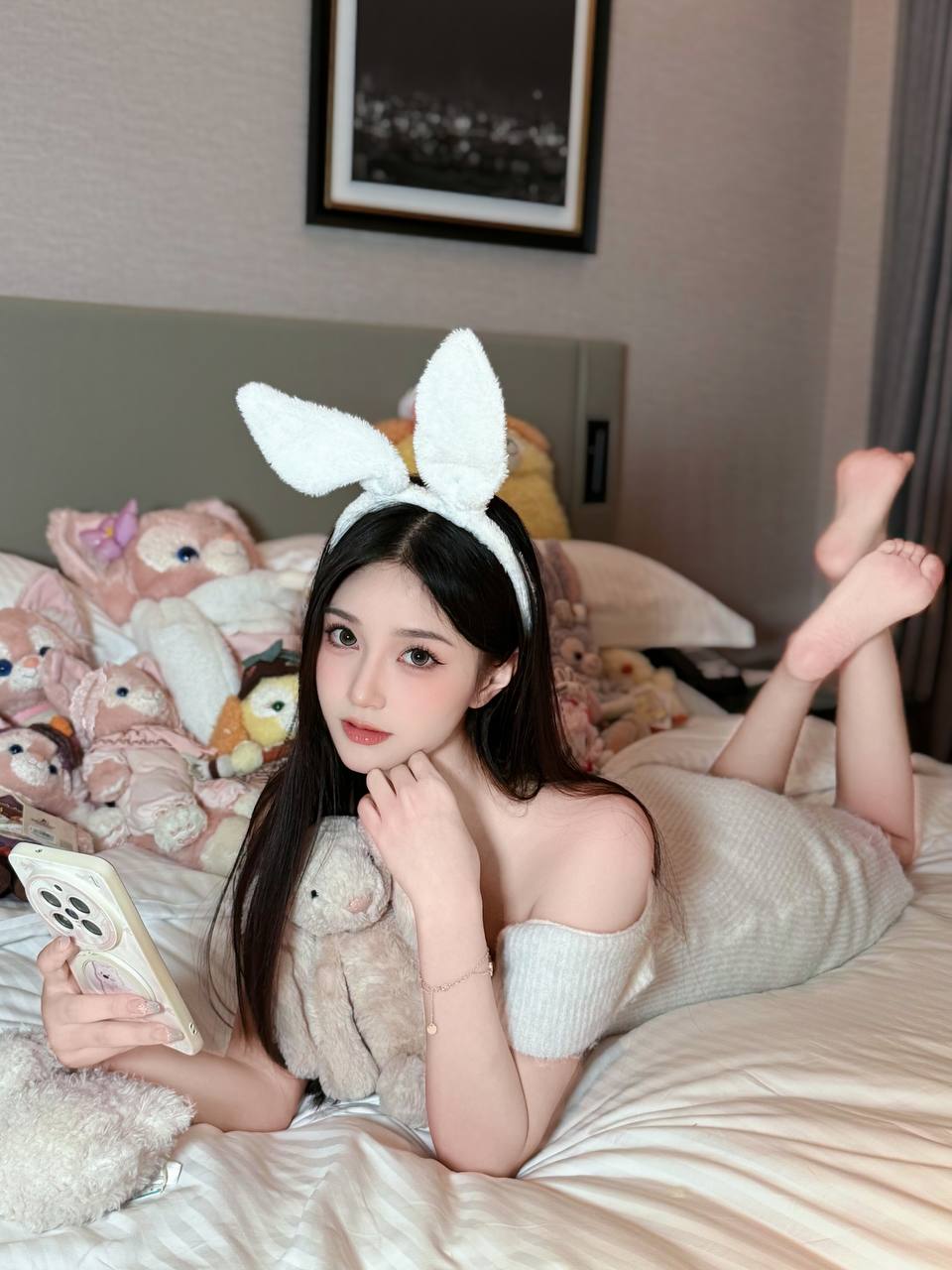 广东 深圳 22岁 163cm 90 B杯 国企员工 原生脸无整容,性格温柔,可甜可御,腰细屁股大,身体很敏感易高潮会喷水,口活好会说骚话,喜欢唱歌跳舞,喜欢看哲学和历史 抽烟纹身:无 SM:是 无套:否 口交:可 过夜:可 同居:可 可飞:可 价格:12.5 特点:原生脸无整容,性格温柔,可甜可御,腰细屁股大,身体很敏感易高潮会喷水,口活好会说骚话,喜欢唱歌跳舞,喜欢看哲学和历史