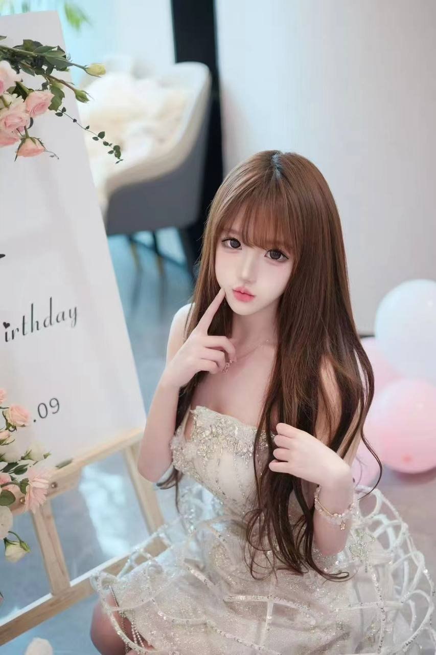 湖北 武汉 19岁 159cm 95 D杯 学生 童颜巨乳.娇小.可爱.漂亮.皮肤白 抽烟纹身:无 SM:是 无套:否 口交:可 过夜:可 同居:否 可飞:可 价格:10 特点:童颜巨乳.娇小.可爱.漂亮.皮肤白