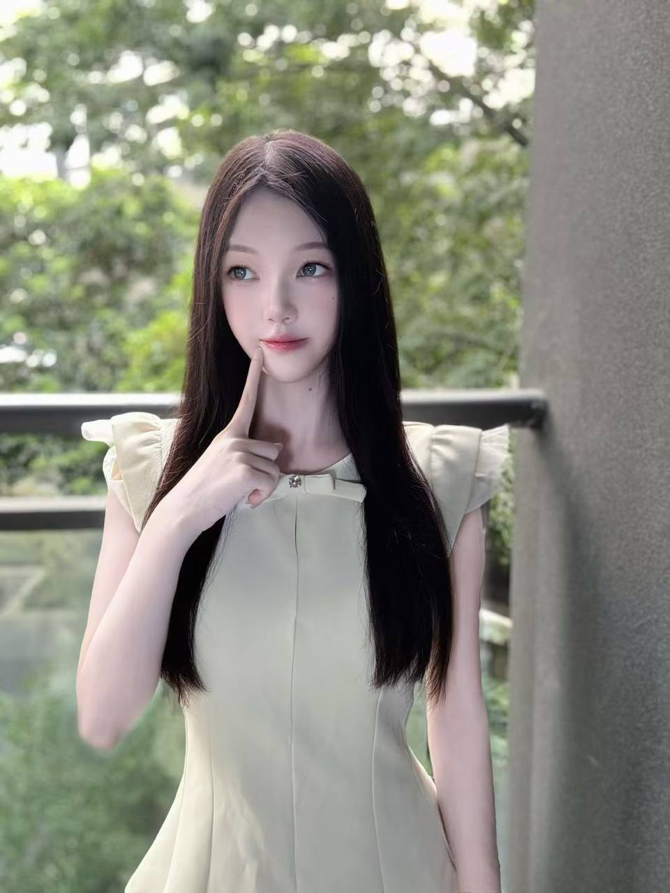 广东 广州 25岁 162cm 92 B杯 自媒体 皮肤细腻白皙,英国硕士学位,古筝十级,会聊天情商高,女友感,绝对的反差感 抽烟纹身:无 SM:轻微 无套:否 口交:可 过夜:可 同居:可 可飞:可 价格:30 特点:皮肤细腻白皙,英国硕士学位,古筝十级,会聊天情商高,女友感,绝对的反差感