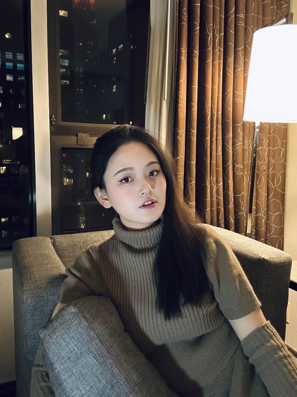 广东 深圳 24岁 173cm 105 C杯 商务 懂事听话事少 性格好 温柔甜美海外QS前100 雅思7 美国十年签 申根五年签 旺夫相 皮肤白 无纹身 无整 不吸烟 抽烟纹身:无 SM:微 无套:否 口交:可 过夜:可 同居:可 可飞:可 价格:40 特点:懂事听话事少 性格好 温柔甜美海外QS前100 雅思7 美国十年签 申根五年签 旺夫相 皮肤白 无纹身 无整 不吸烟