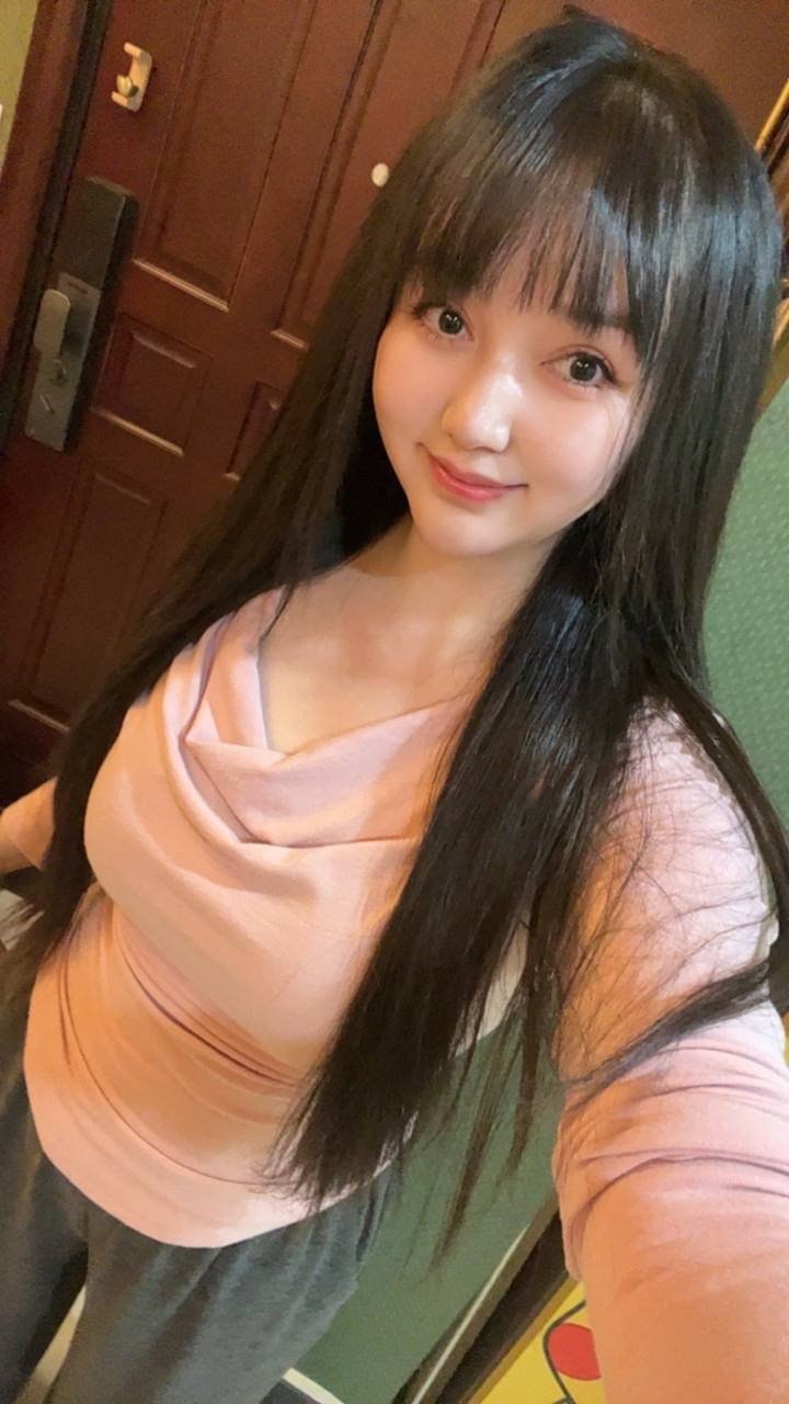 新疆 伊犁 28岁 160cm 120 D杯 销售 情绪稳定,温柔懂事,可以是很多风格 抽烟纹身:无 SM:是 无套:否 口交:可 过夜:可 同居:可 可飞:可 价格:10 特点:情绪稳定,温柔懂事,可以是很多风格