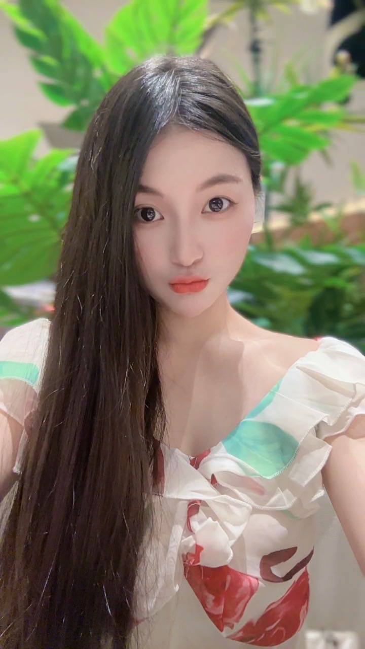 江西 南昌 24岁 165cm 98 C杯 旅游 懂事听话事少 性格好 温柔甜美皮肤白皙 没有瑕疵 纯自然妈生脸 全身0整 可纯可欲可甜可御姐 性格温柔体贴 声音甜美 抽烟纹身:无 SM:可 无套:否 口交:可 过夜:可 同居:可 可飞:可 价格:30 特点:懂事听话事少 性格好 温柔甜美皮肤白皙 没有瑕疵 纯自然妈生脸 全身0整 可纯可欲可甜可御姐 性格温柔体贴 声音甜美