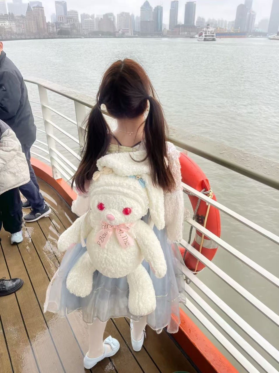 河南 周口 18岁 156cm 90 A杯 无 抽烟纹身:无 SM:否 无套:可 口交:否 过夜:可 同居:否 可飞:可 价格:5