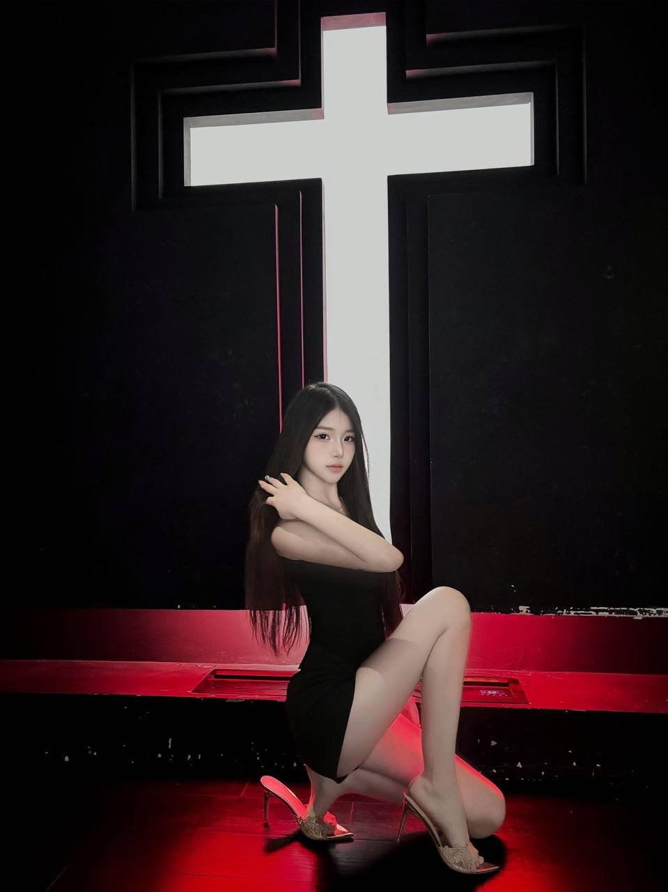 河南 南阳 18岁 167cm 95 B杯 学生 甜美 清纯 身材好 听话懂事 抽烟纹身:无 SM:否 无套:否 口交:可 过夜:可 同居:可 可飞:可 价格:15 特点:甜美 清纯 身材好 听话懂事