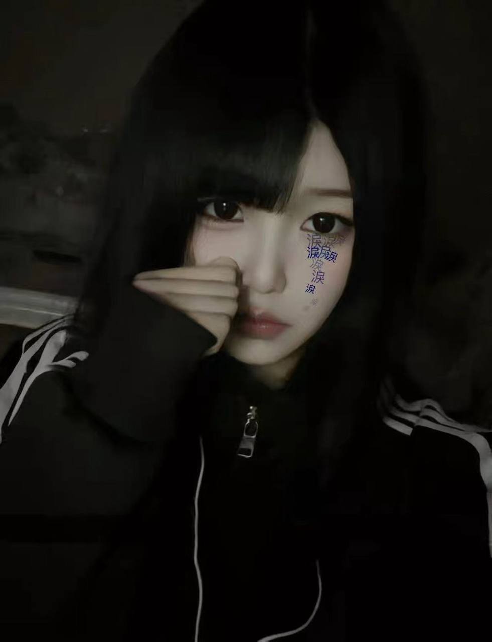 四川 成都 6岁 163cm 98 学生 情绪价值拉满 嘴甜 抽烟纹身:有纹身 SM:否 无套:可 口交:可 过夜:可 同居:否 可飞:可 价格:6 特点:情绪价值拉满 嘴甜