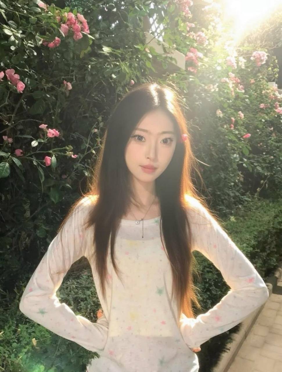 陕西 西安 21岁 164cm 41 B杯 助教 会唱歌,跳舞 抽烟纹身:无 SM:否 无套:可 口交:可 过夜:可 同居:否 可飞:可 价格:6 特点:会唱歌,跳舞