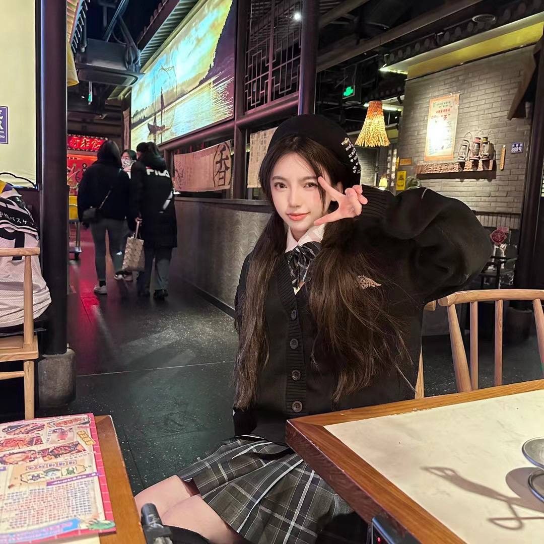 浙江 杭州 20岁 163cm 85 B杯 学生 幼态小巧玲珑.乖懂事 抽烟纹身:无 SM:可 无套:否 口交:可 过夜:可 同居:可 可飞:可,港澳 价格:15/30 特点:幼态小巧玲珑.乖懂事