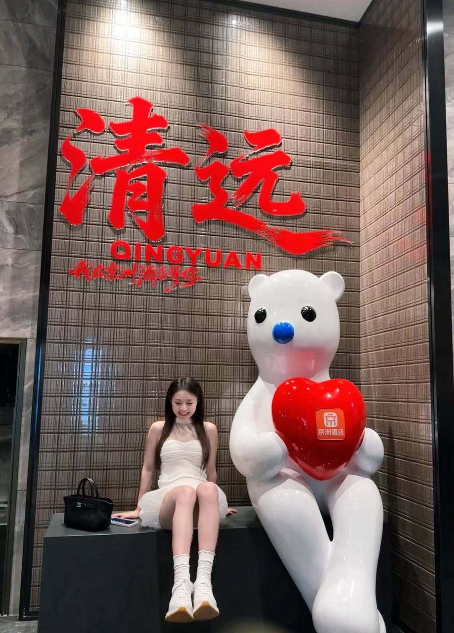 广东 深圳 26岁 160cm 90 B杯 文员 性格好,懂事 抽烟纹身:无 SM:否 无套:否 口交:否 过夜:可 同居:可 可飞:偶而可以 价格:8-30 特点:性格好,懂事