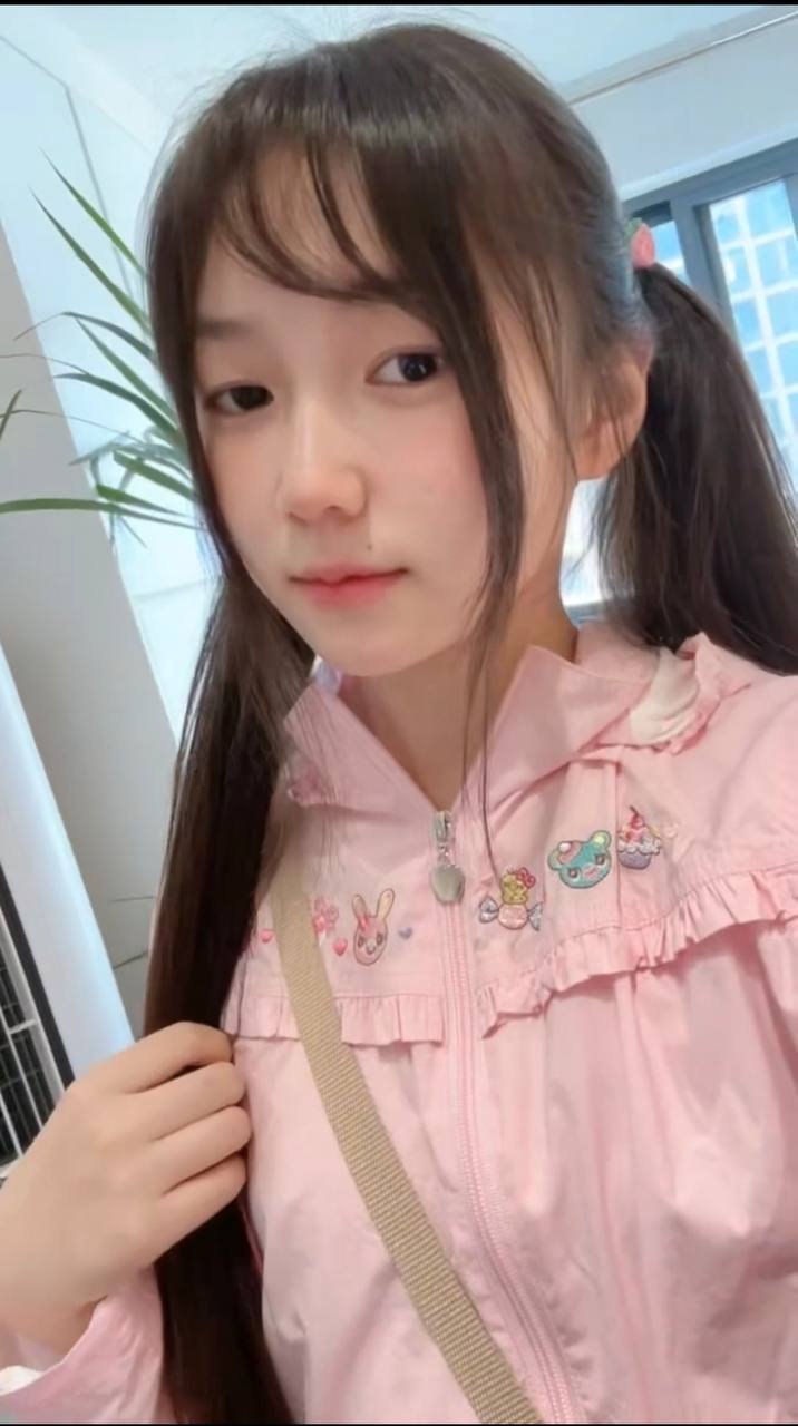 浙江 杭州 18岁 160cm 95 B杯 学生 主动 不会让你尴 听安排 抽烟纹身:无 SM:是 无套:可 口交:可 过夜:可 同居:否 可飞:不行 价格:2-6 特点:主动 不会让你尴 听安排