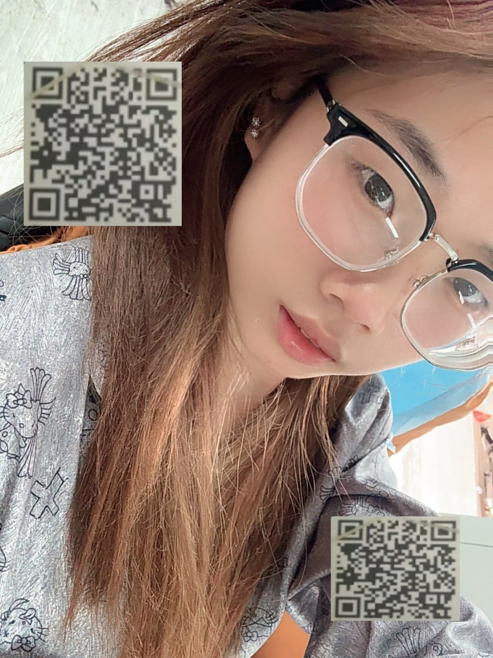 广东 东莞 18岁 166cm 85 A杯 待业 瘦 体贴 活泼 抽烟纹身:无 SM:否 无套:否 口交:可 过夜:可 同居:可 可飞:可 价格:30 特点:瘦 体贴 活泼