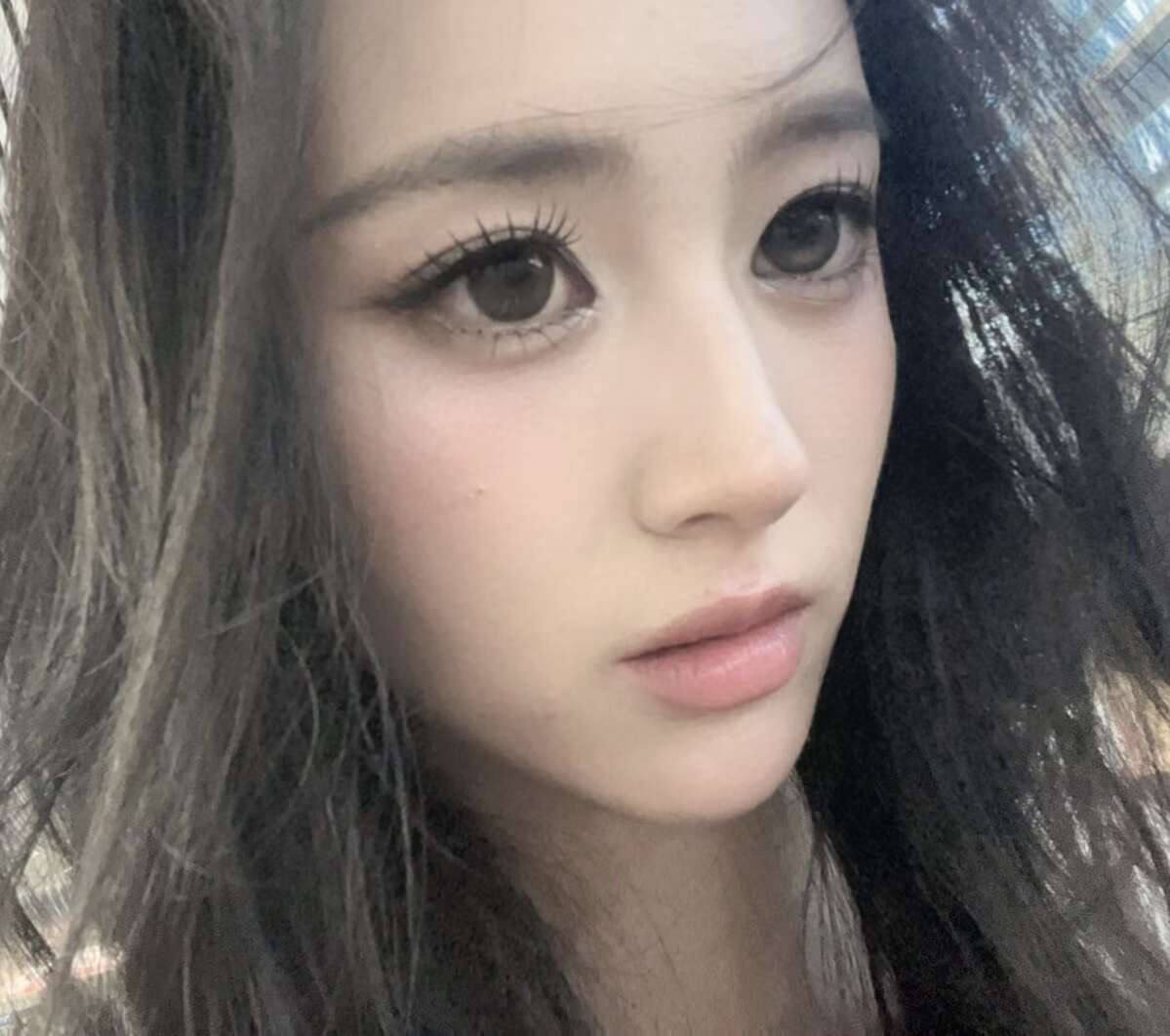 云南 大理 19岁 158cm 42 A杯 学生 自带属性 抽烟纹身:无 SM:是 无套:可 口交:可 过夜:可 同居:可 可飞:可 价格:5 特点:自带属性