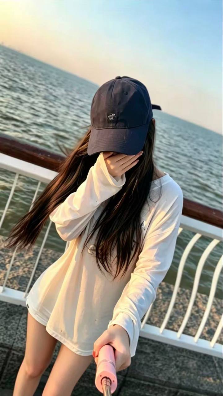 广东 深圳 18岁 160cm 90 C杯 无 清纯,皮肤雪白,做的次数少,听话,会情绪价值,身材好 抽烟纹身:无抽烟有纹身 SM:否 无套:否 口交:可 过夜:可 同居:可 可飞:能 价格:4 特点:清纯,皮肤雪白,做的次数少,听话,会情绪价值,身材好