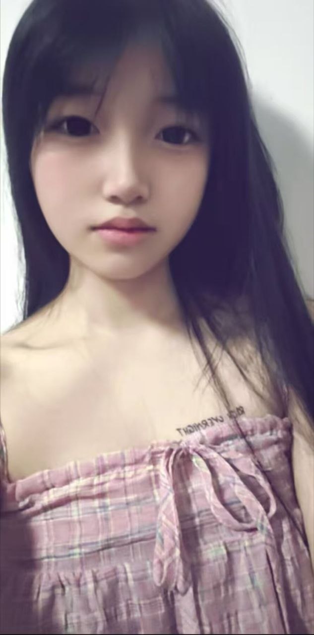 广东 深圳 18岁 164cm 108 B杯 学生 可爱漂亮 抽烟纹身:有纹身 SM:是 无套:可 口交:可 过夜:否 同居:否 可飞:否 价格:8 特点:可爱漂亮