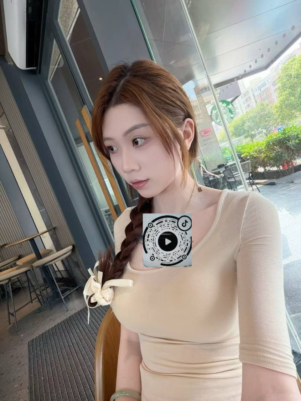 广东 深圳 19岁 168cm 93 C杯 学生 听话 抽烟纹身:无抽烟有纹身 SM:否 无套:可 口交:可 过夜:可 同居:否 可飞:可 价格:19 特点:听话