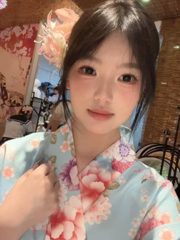 广东 珠海 18岁 163cm 105 B杯 学生 抽烟纹身:无 SM:是 无套:可 口交:否 过夜:否 同居:否 可飞:可 近的话可以 价格:1.5